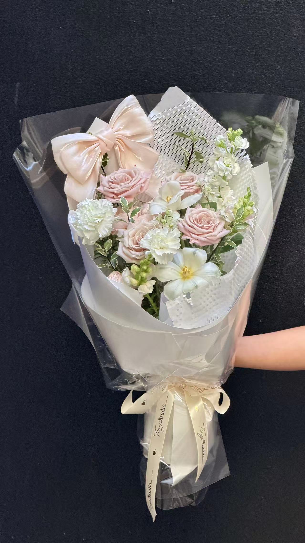Dewdrop Elegance Bouquet (Small) 露珠优雅