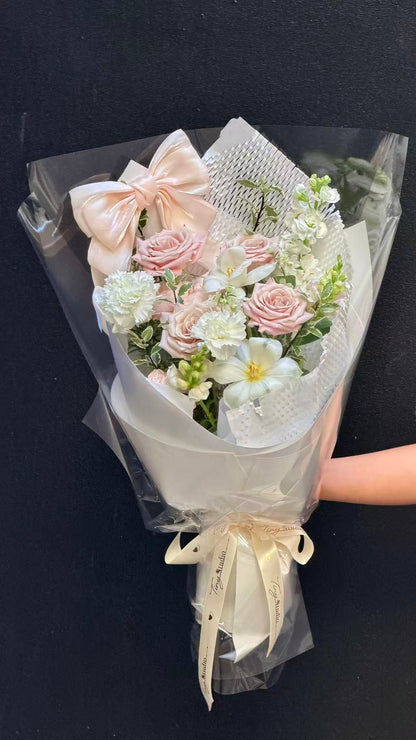 Dewdrop Elegance Bouquet (Small) 露珠优雅